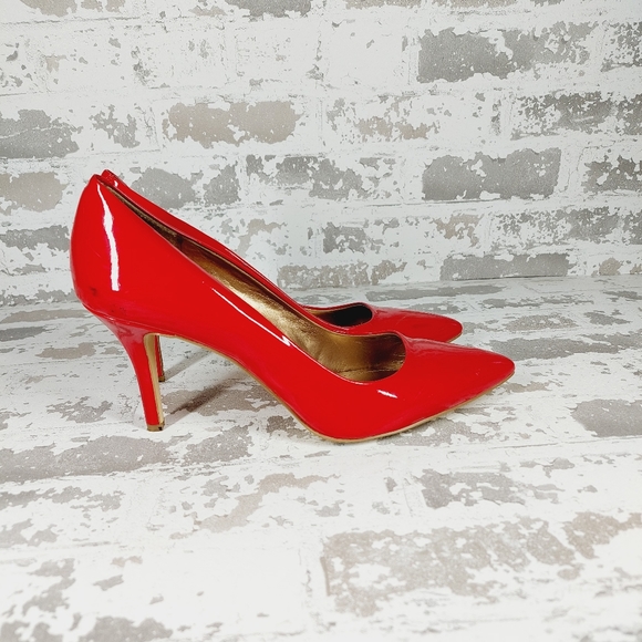 BCBG Generation Red Patent Leather Pointed Toe High Heels Pumps O 418 - Picture 2 of 10